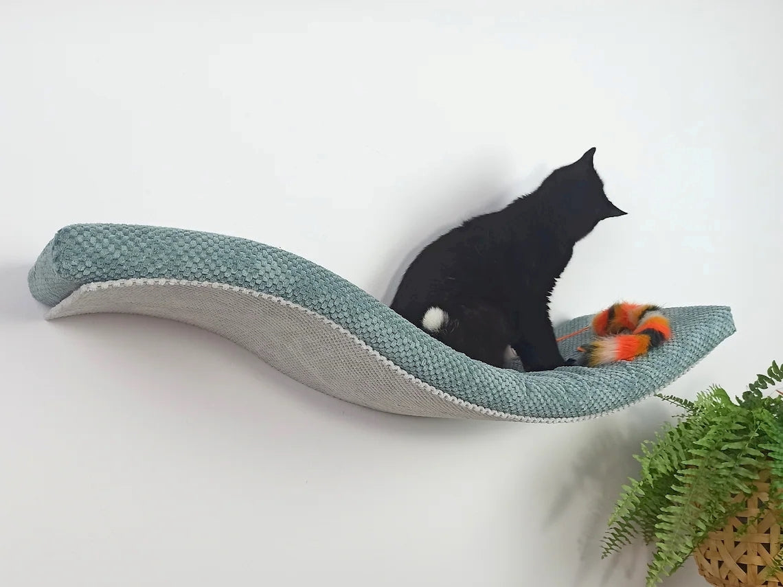 Cat Shelf – The Playful Curve Right