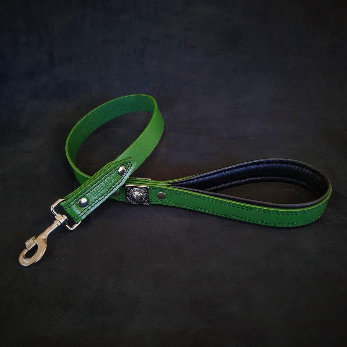 ''Eros'' leash GREEN-1