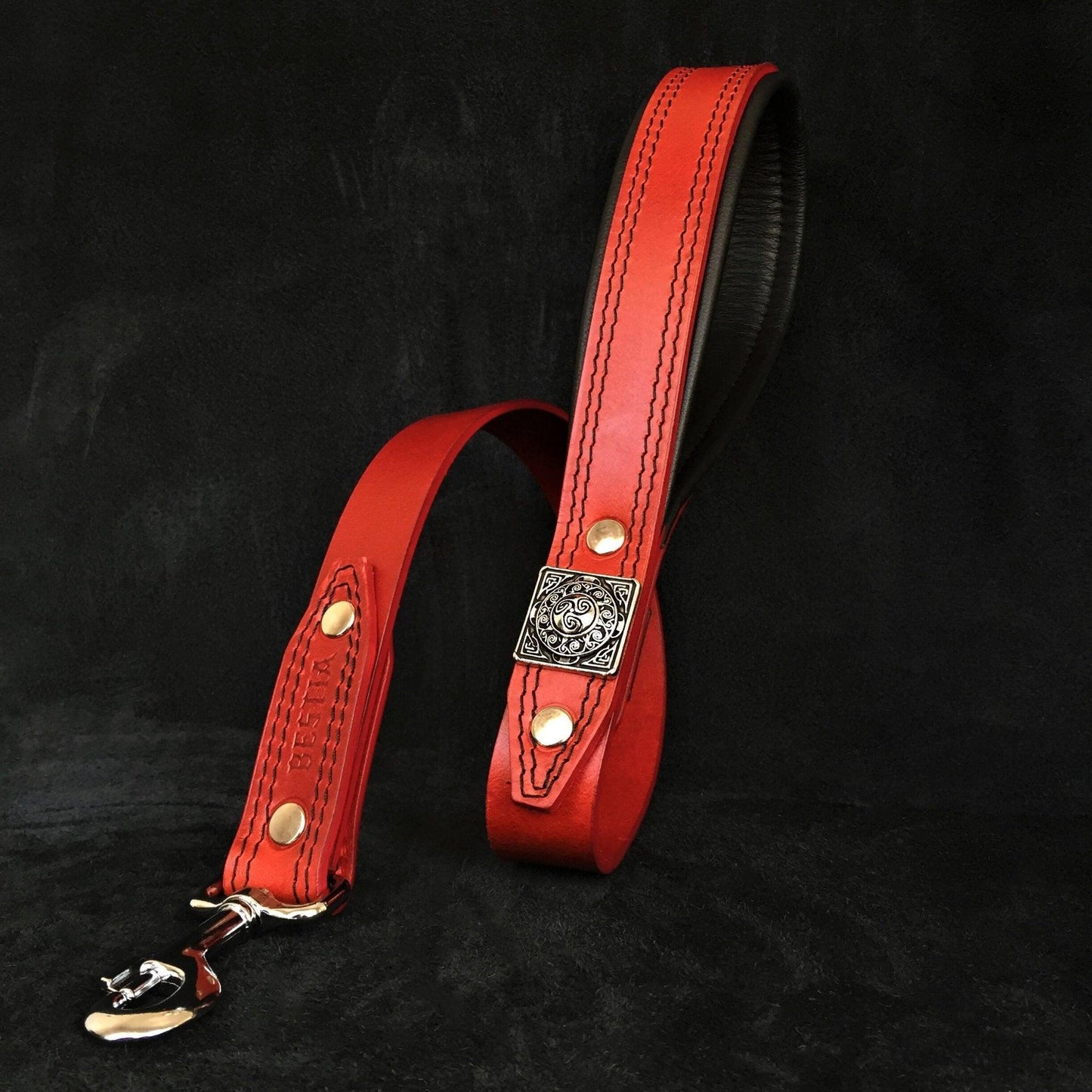 ''Eros'' leash RED-0