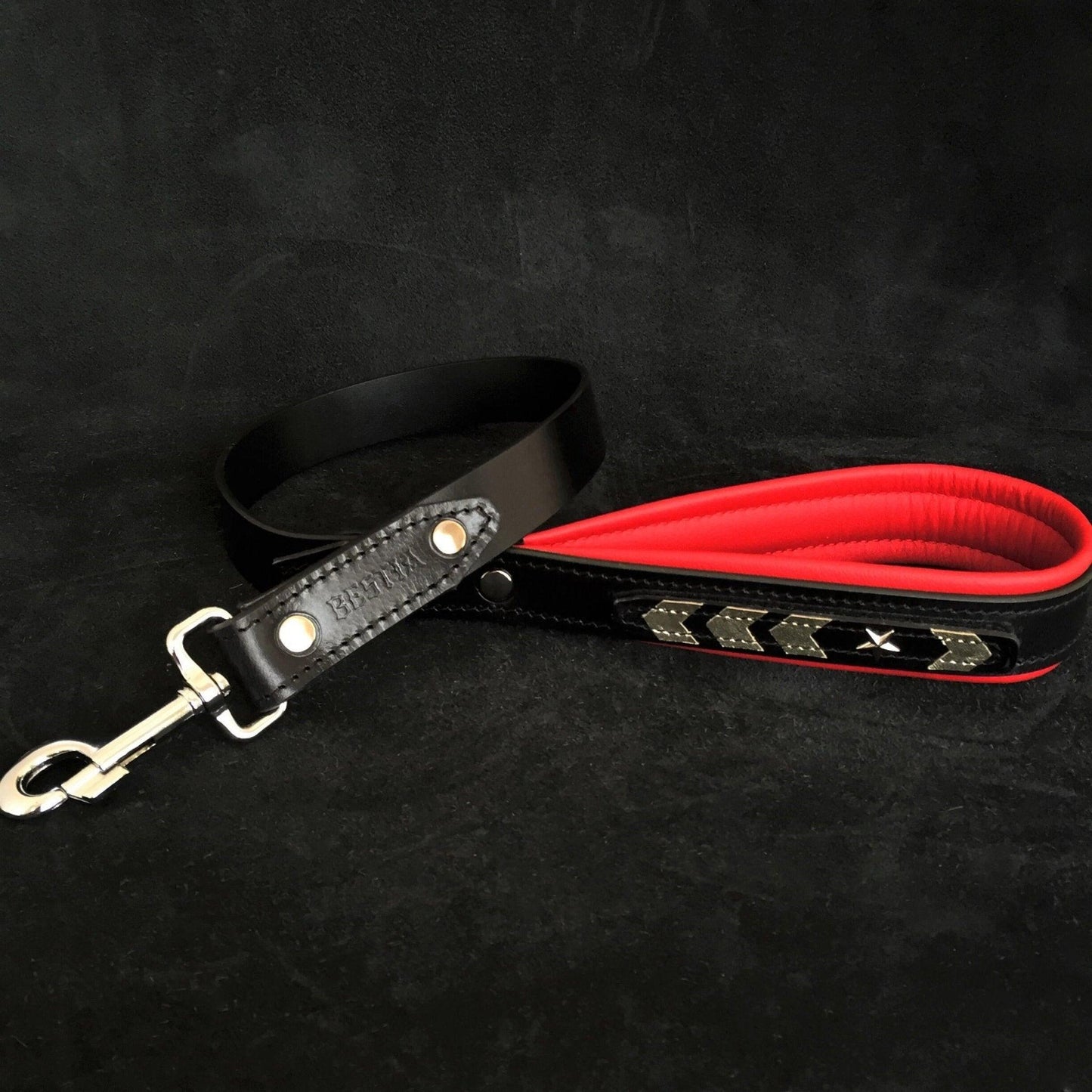 The "General" leash-1